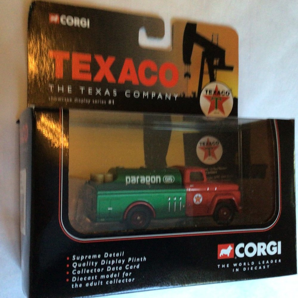 Corgi - Texaco Collector Car - 1966 GMC 1/2 Ton Tanker NWT